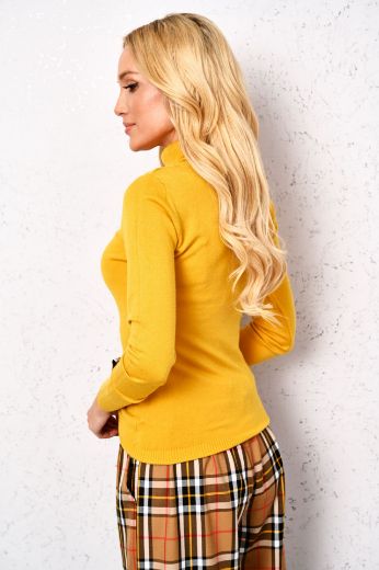 Elegancki cienki sweterek z golfem żółty