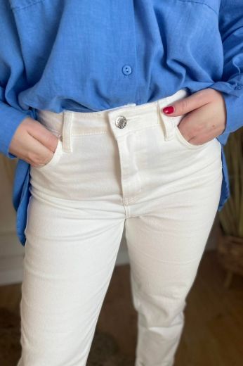 Jeansowe spodnie typu mom białe