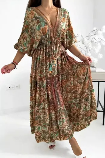 Długa zwiewna sukienka we wzory brązowa