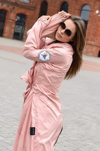 Ortalionowy długi płaszcz Miss City Official różowy
