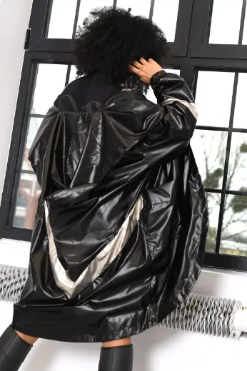 Ortalionowa kurtka z przedłużanym tyłem Miss City Official czarna